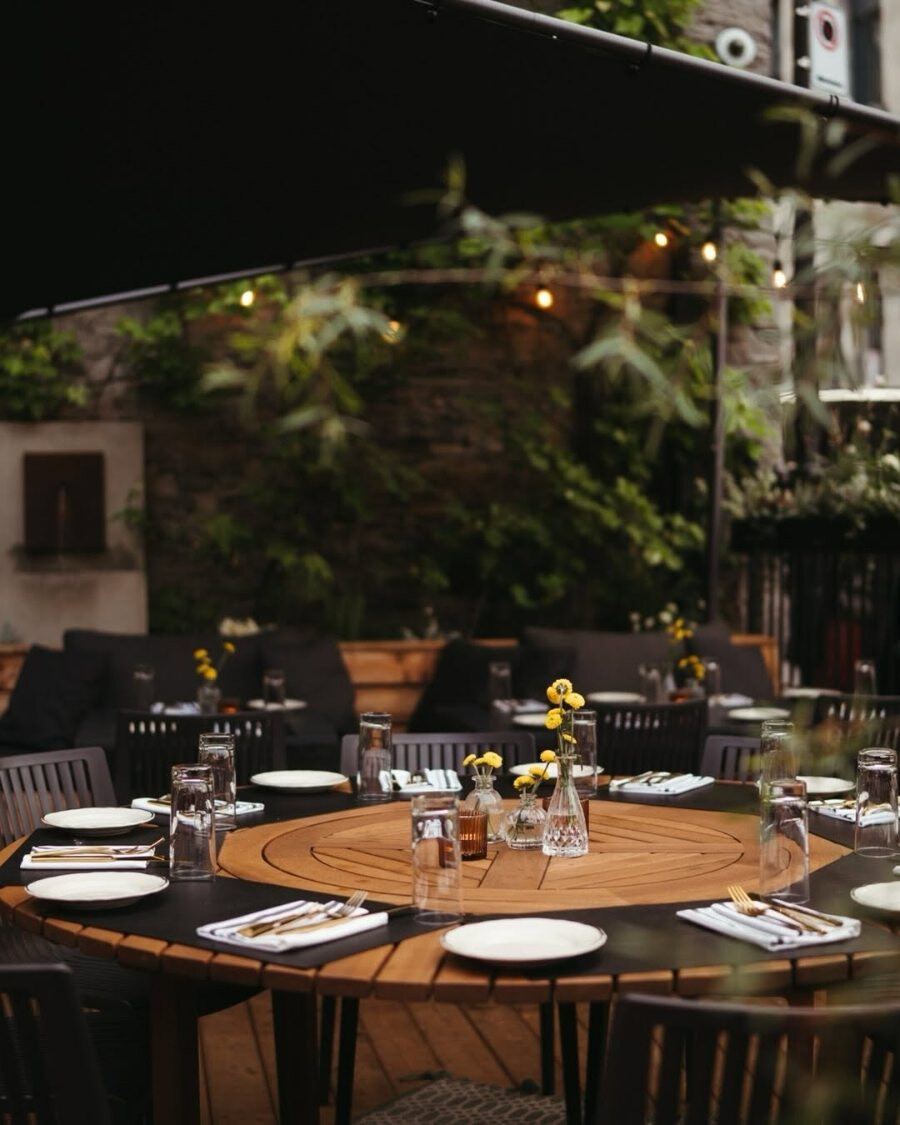 Où manger dehors cet été? Les plus belles terrasses à découvrir autour de Montréal Auberge Saint-Gabriel
