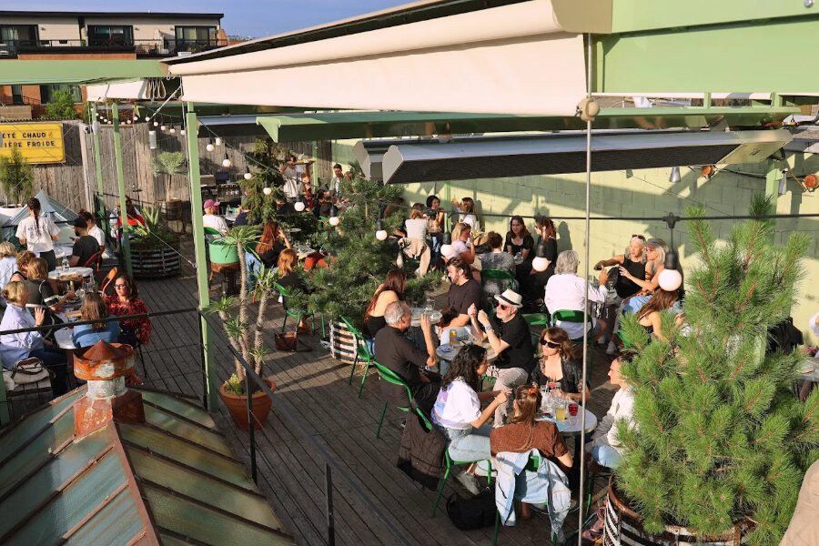 Où manger dehors cet été? Les plus belles terrasses à découvrir autour de Montréal Taverne Atlantic