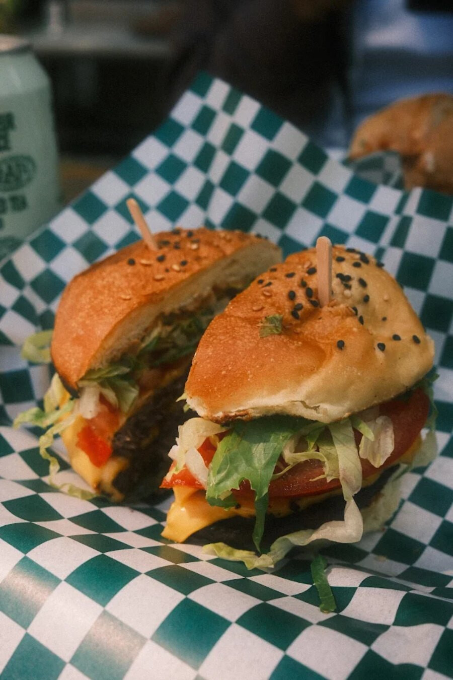 Où manger les meilleurs smash burgers à Montréal Dépanneur Le Pick-Up
