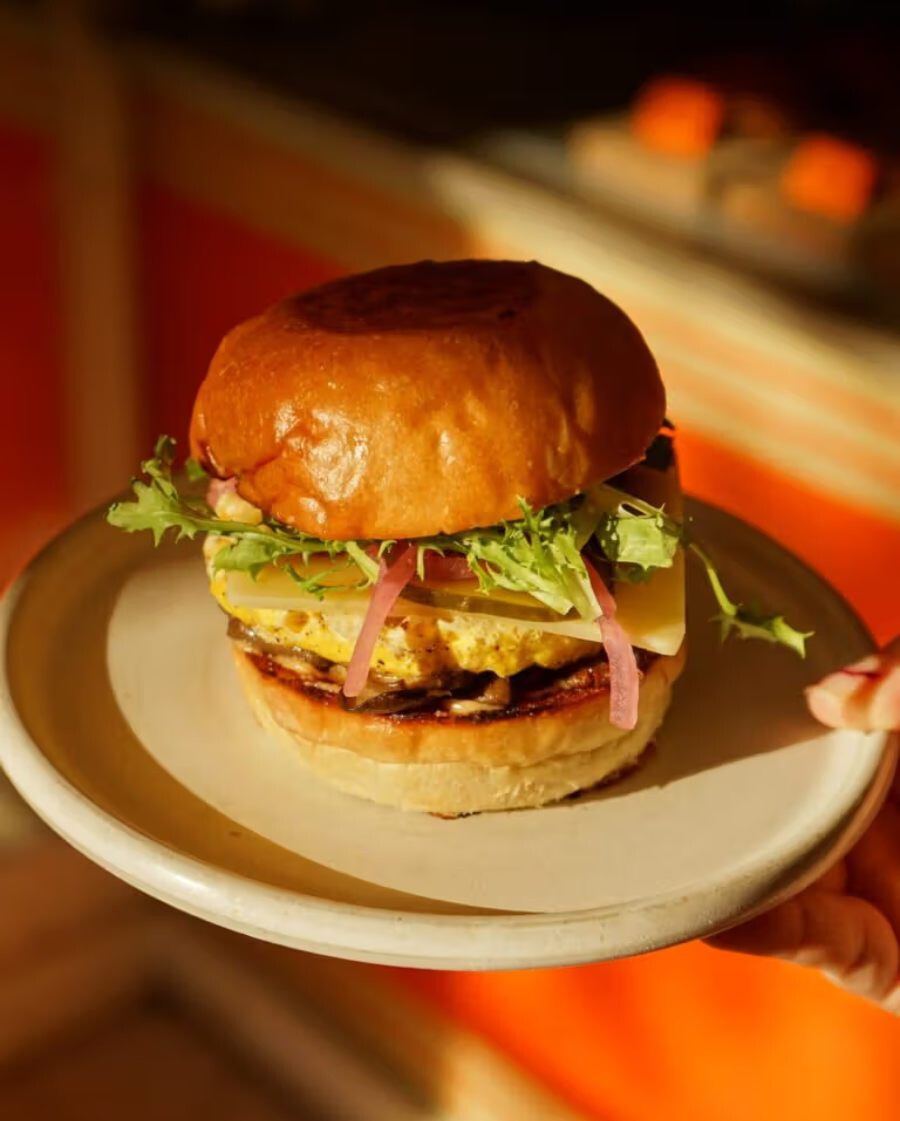 Where to Get a Delicious Picnic Near Montreal's Major Parks Where to Get a Delicious Picnic Near Montreal's Major Parks
