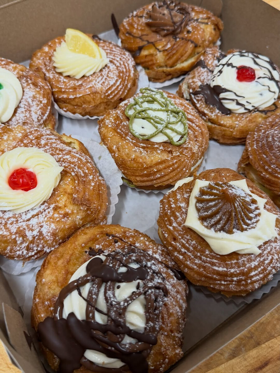 Pâtisserie & Boulangerie Italia - Where to find the best Zeppole di San Giuseppe in Montreal 