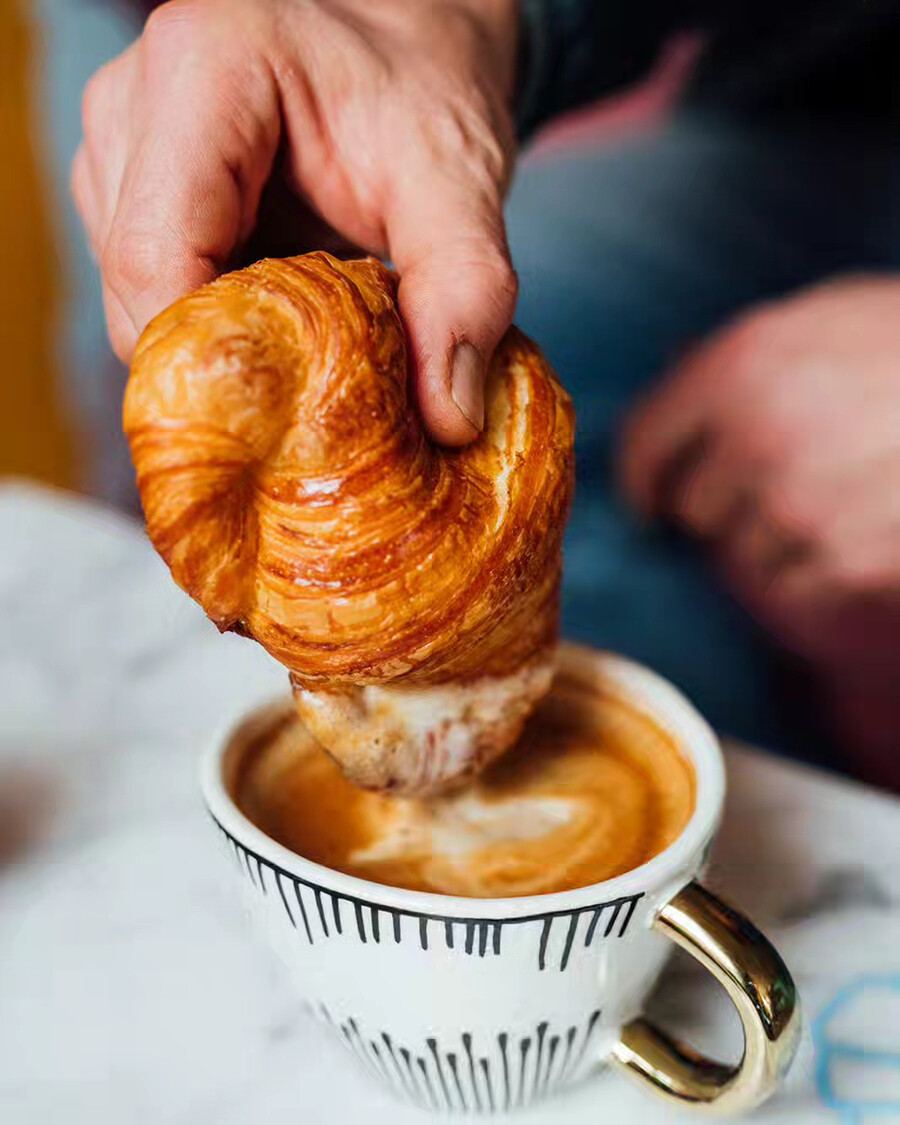 Le Saint Louis café - The best croissants in Montreal