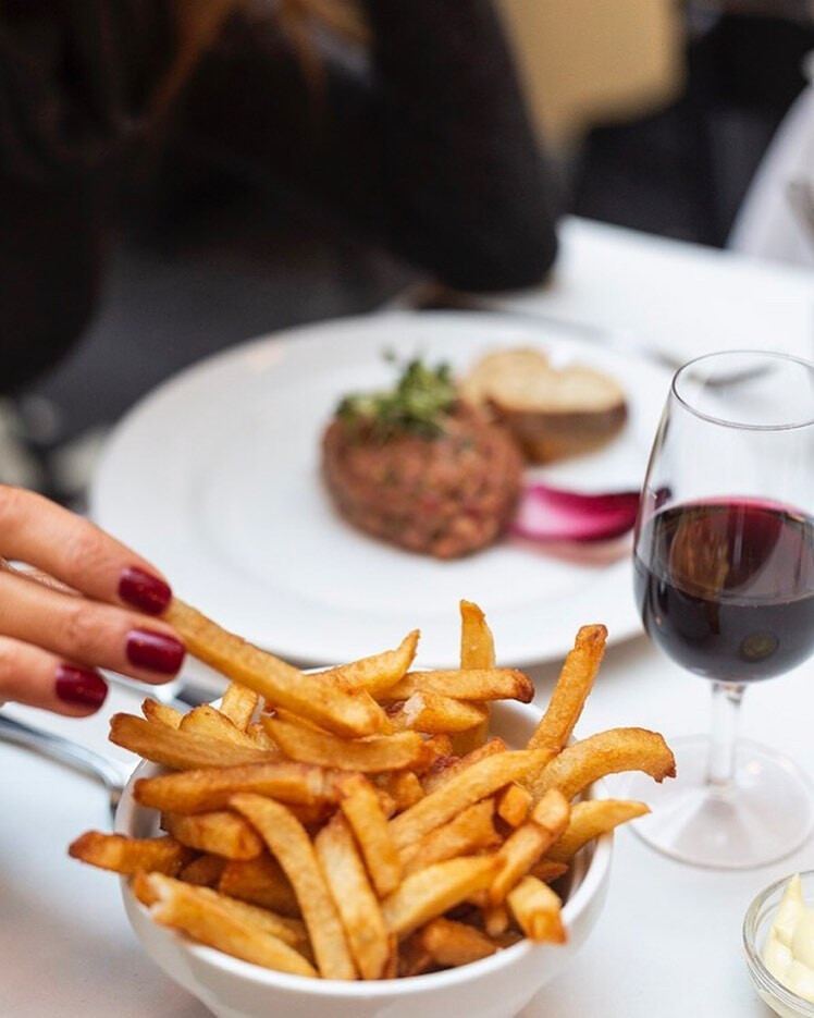 L'Express - Best Solo Dining in Montreal: Top Restaurants for Eating Alone