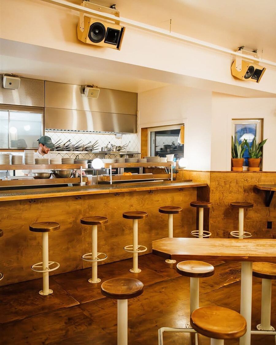 Bar Henrietta - Best Solo Dining in Montreal: Top Restaurants for Eating Alone