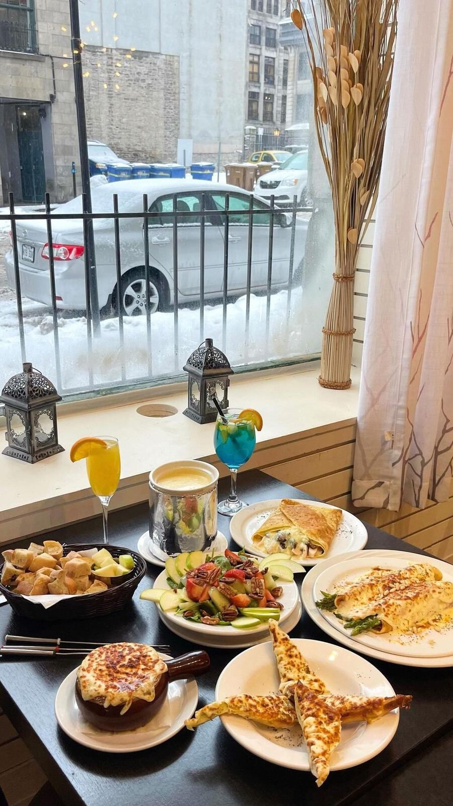 Crêperie Chez Suzette - Où sortir à Montréal pour satisfaire ton craving de fromage