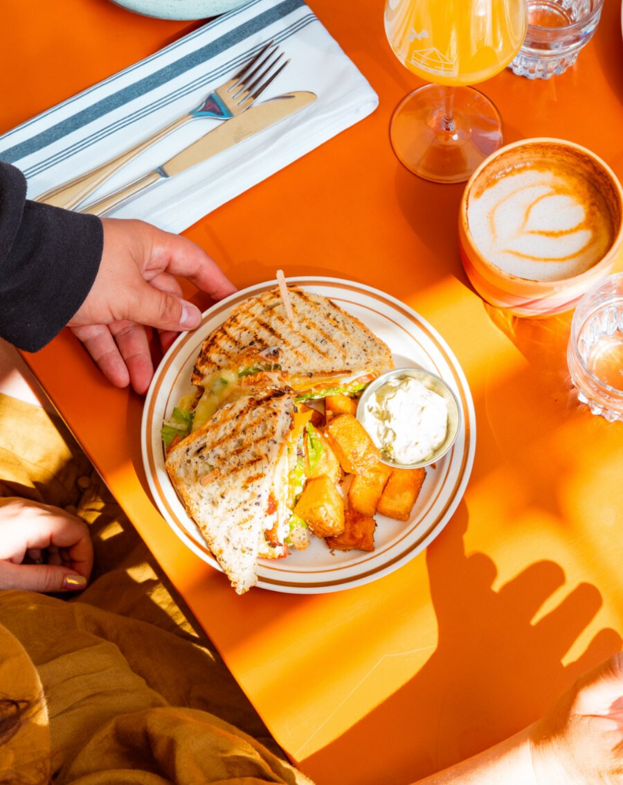 Brunch et beau temps: nos meilleures adresses pour bruncher sur une terrasse à Montréal Elsdale brunch