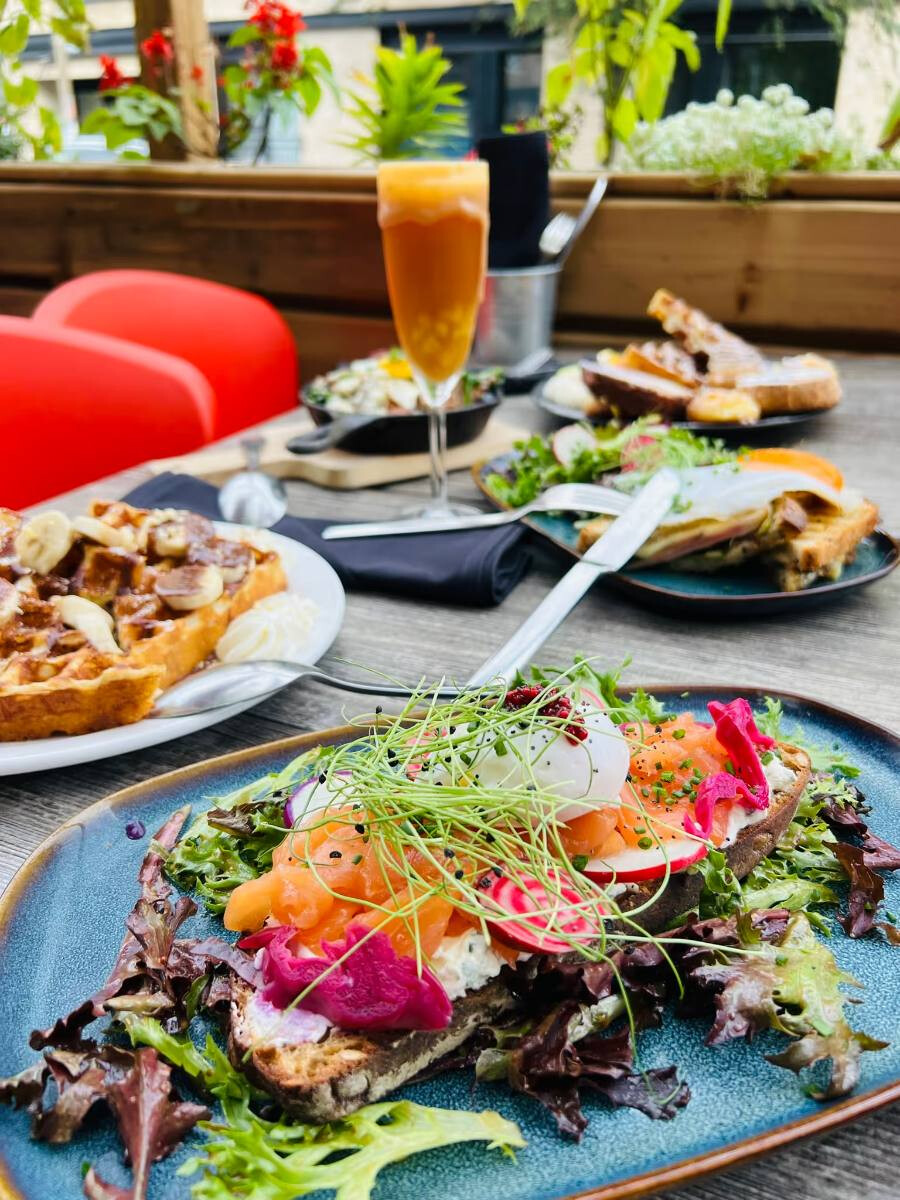 Brunch et beau temps: nos meilleures adresses pour bruncher sur une terrasse à Montréal Caribou Gourmand Brunch
