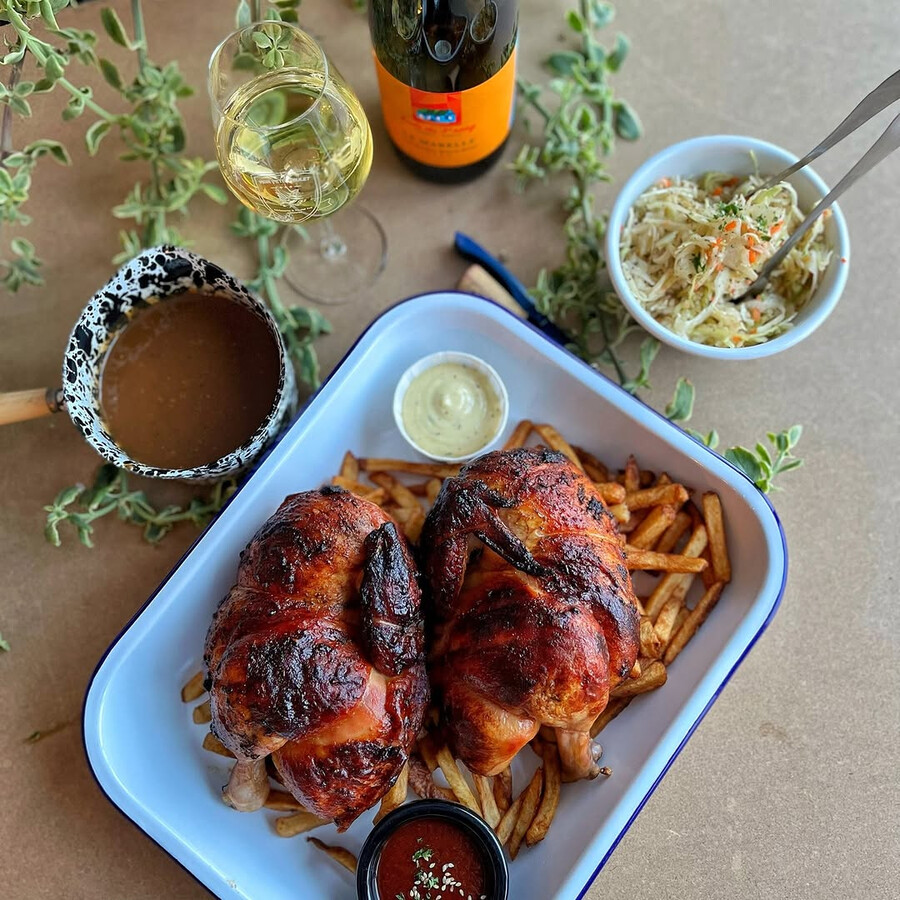 Mon Petit Poulet - Meilleurs poulet de rôtisserie à Montréal