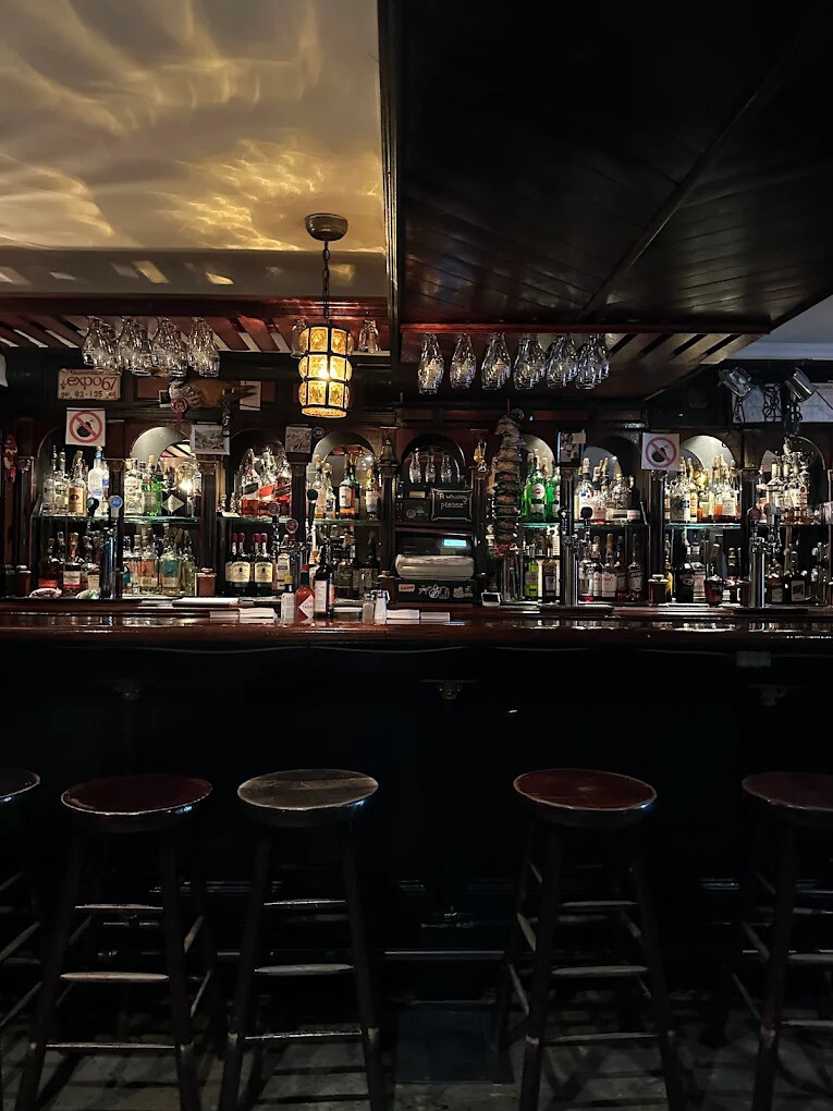 Grumpys Bar