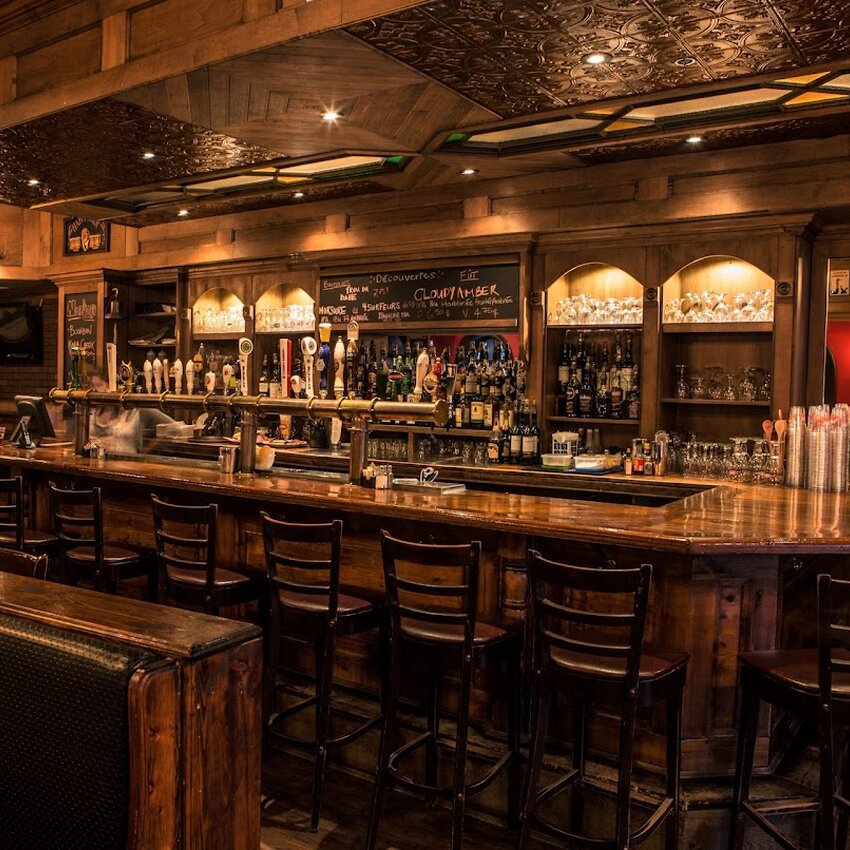 Pub McCarold - Restaurants Near: H4A1C8