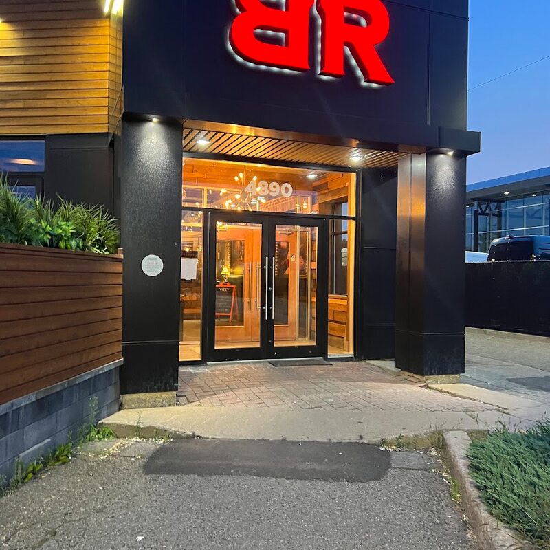 Bâton Rouge Grillhouse & Bar - Restaurants Barbecue-BBQs de Longueuil