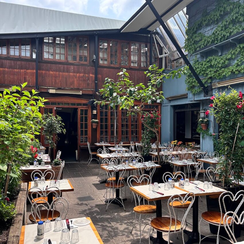 Le Jardin De Panos - Montreal Greek Open Lunch Restaurants