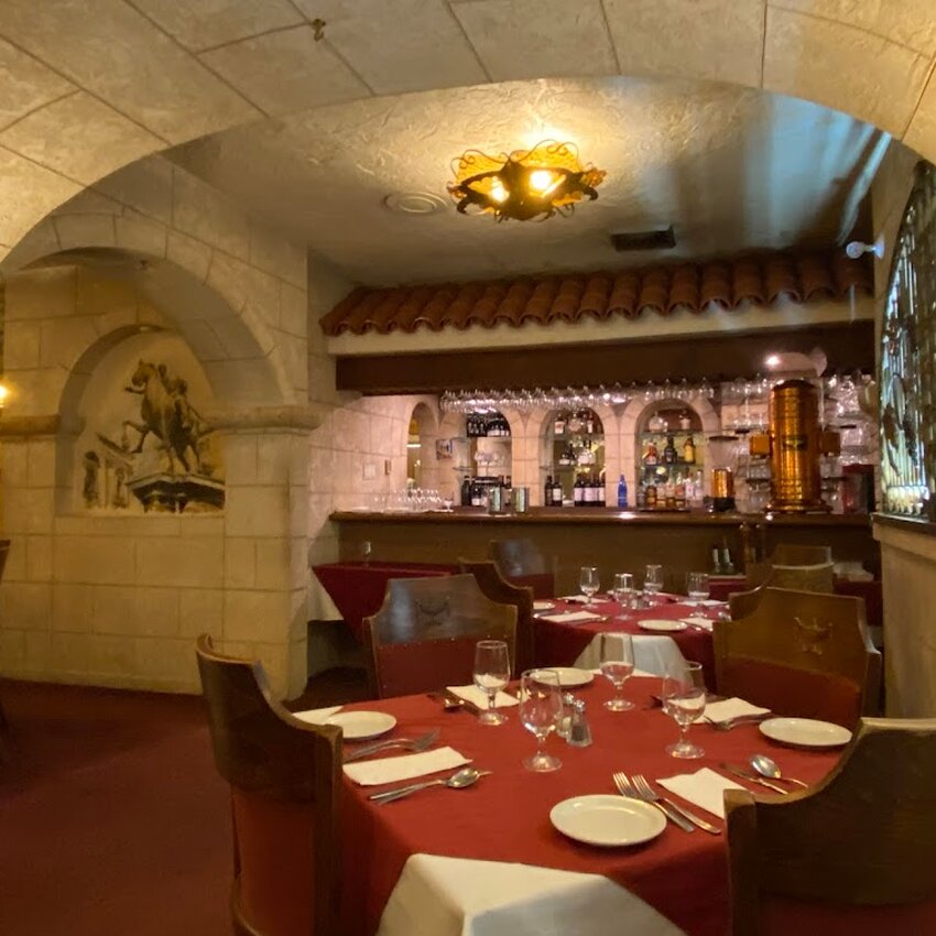 Mamma Mia -  Restaurants Near: H4V1P1