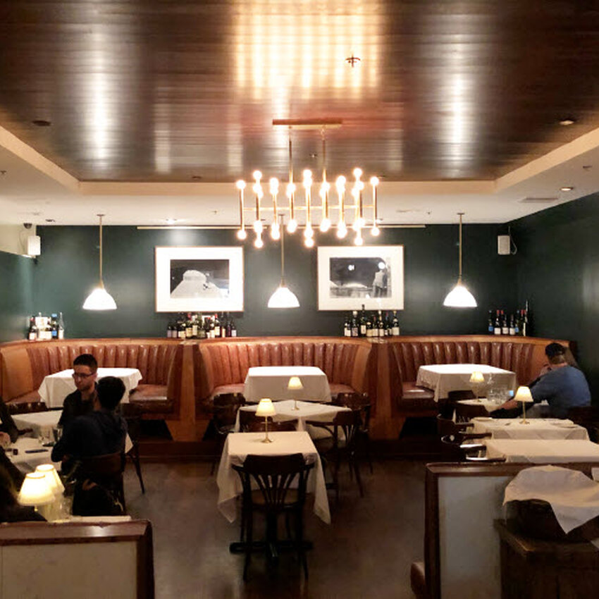 Taverne Sur Le Square - Restaurants Français à Centre-ville