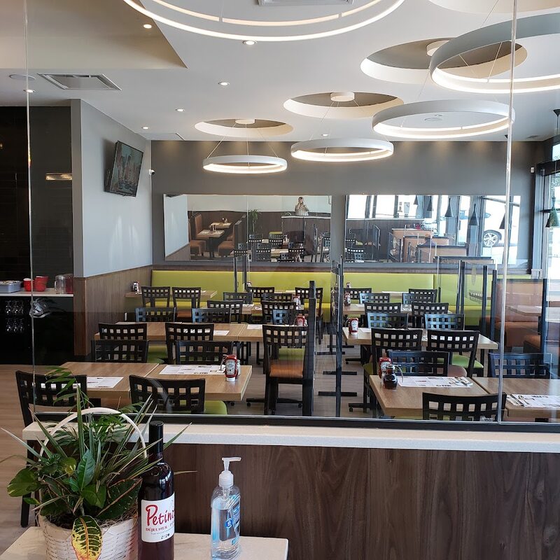 Petinos - Breakfast, Poutine, Bagels Restaurants in Dollard-des-Ormeaux