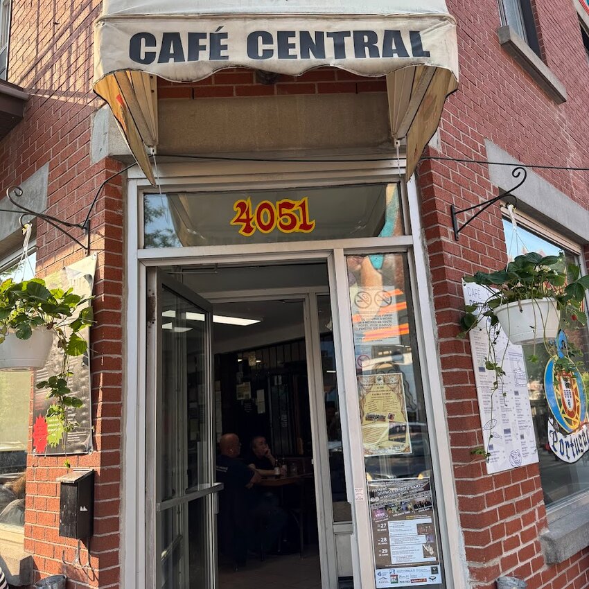 Caf&eacute; Central Portugais - Caf&eacute;s, Poutine, Bubble Tea, Afghan, Middle Eastern Restaurants Near: H2V4E4