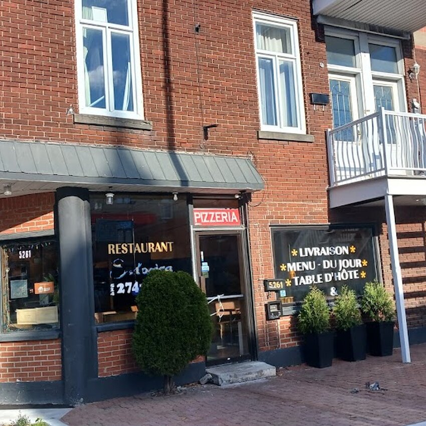 Salonica - Pizza, Poutine Restaurants in Le Plateau-Mont-Royal