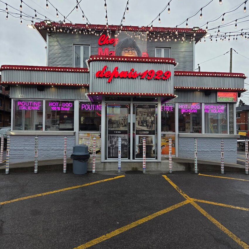 Chez Ma Tante Patates Frites - Wheelchair Accessible Entrance Restaurants in Villeray-Saint-Michel