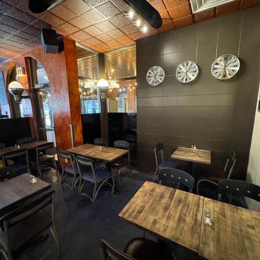 Faste Fou -  Restaurants Near: G9A6K8