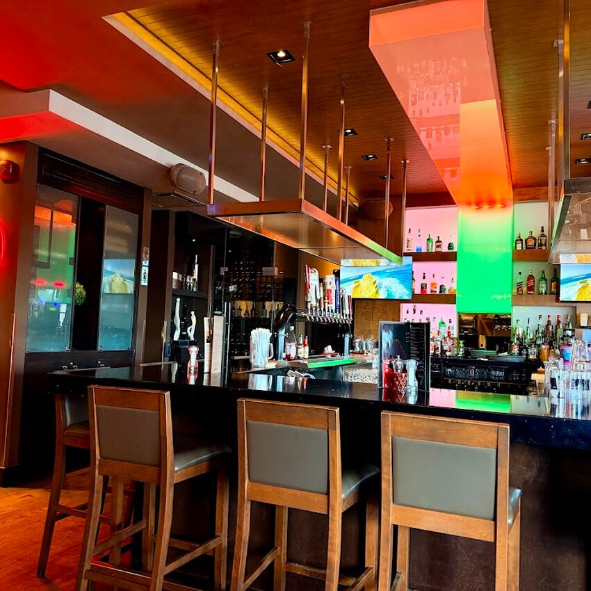 R&ocirc;tisserie St-Hubert -  Restaurants Near: G8Y2P1