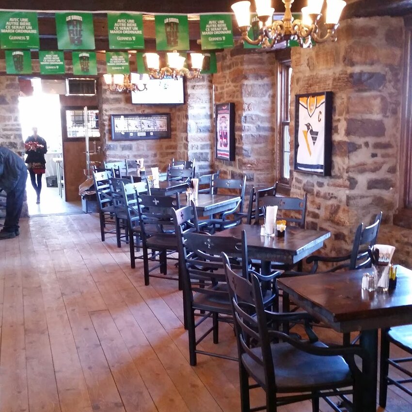 Ye Olde Orchard Pub & Grill - Montreal Mexican, Grill, Tacos Open Late Restaurants