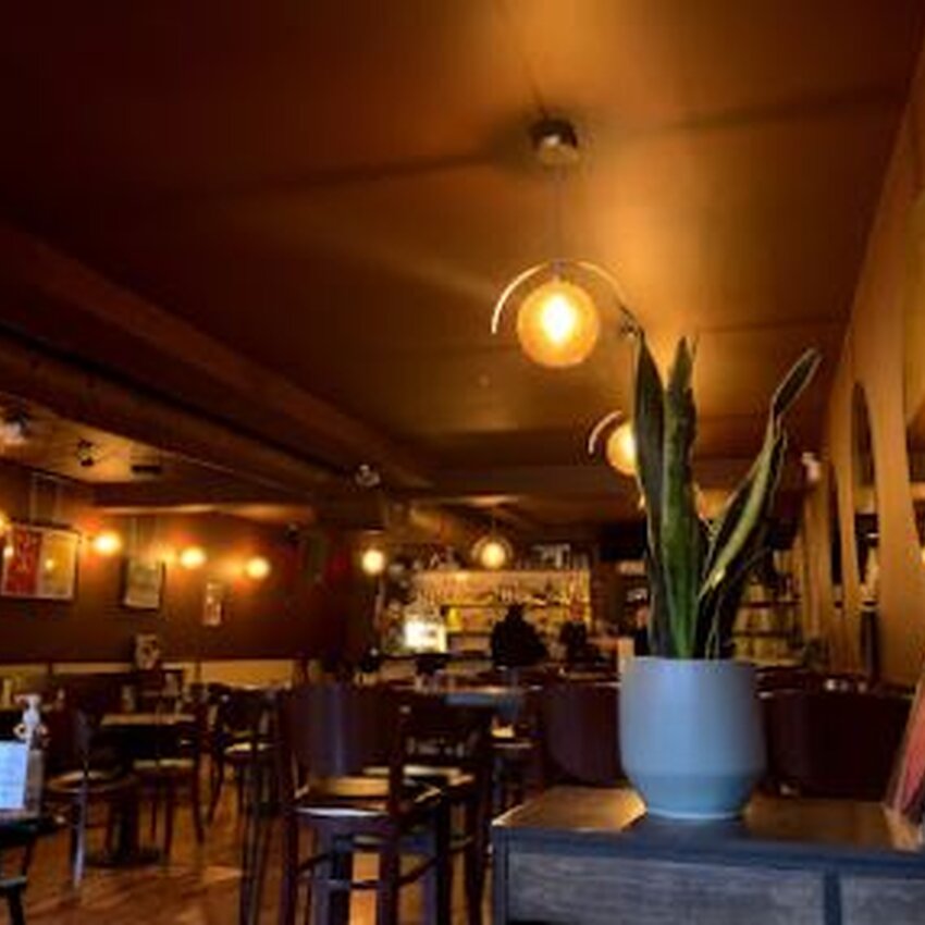 Bar Le Record - Restaurants pr&egrave;s de: H2R2N8