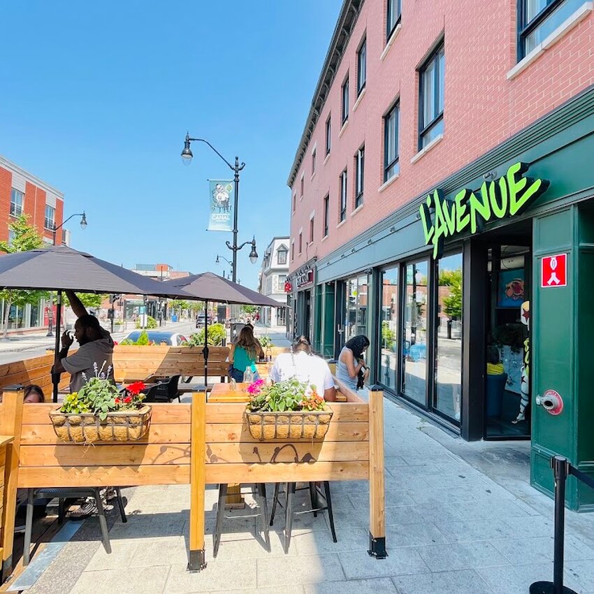 Restaurant L'Avenue - Tea, Bagels, Breakfast Restaurants Near: H4E4A1