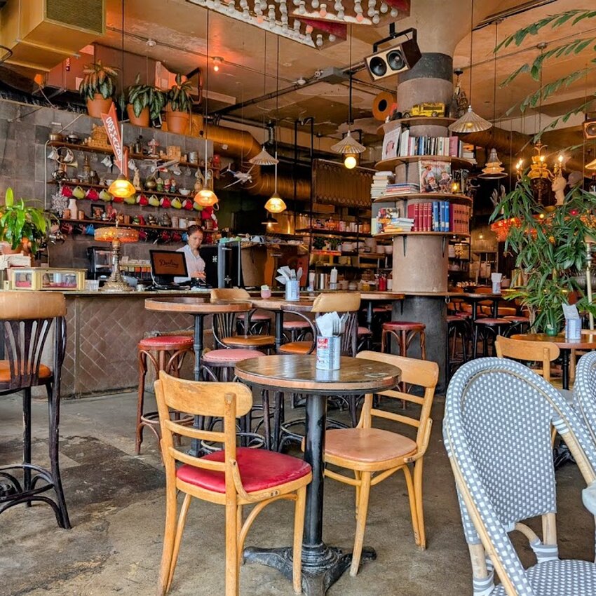 Le Darling -  Restaurants Near: H2W1B3