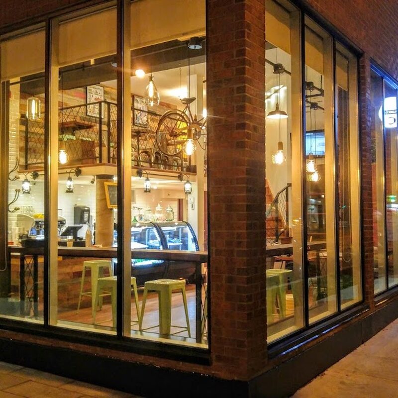 Café Chiado28 - Restaurants Déjeuners, Fish & Chips de Montréal