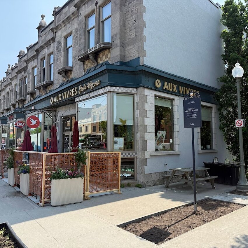 Aux Vivres - Restaurants Commande en ligne, Brunch pr&egrave;s de: H4E3J2