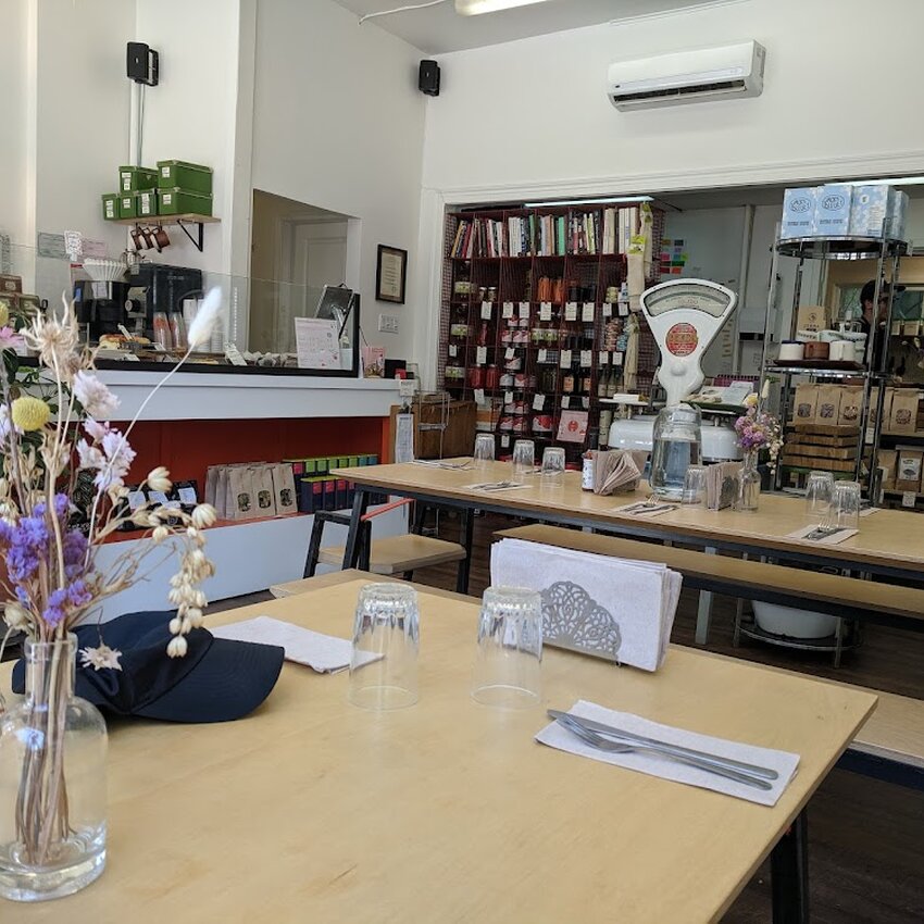 Dave Plant Food - Takeout Available Restaurants in Quartier des Spectacles