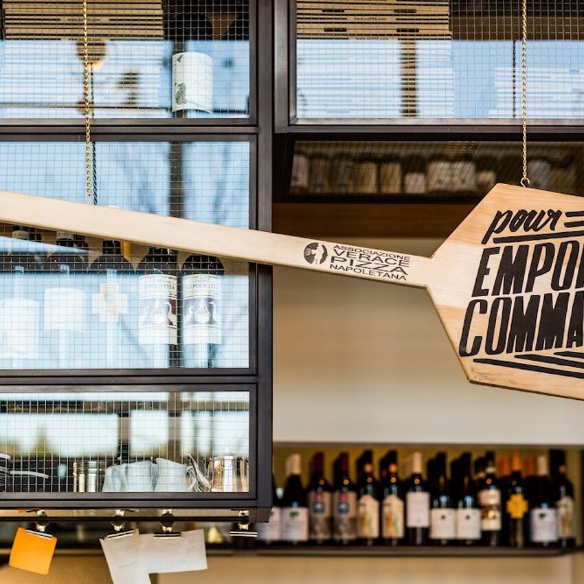 Pizz&eacute;ria NO.900 - Restaurants pr&egrave;s de: J7C2N8