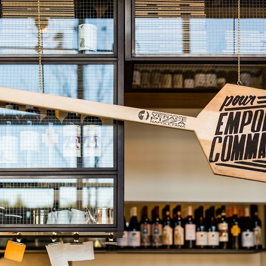 Pizz&eacute;ria NO.900 - Montreal Pizzerias Open Now