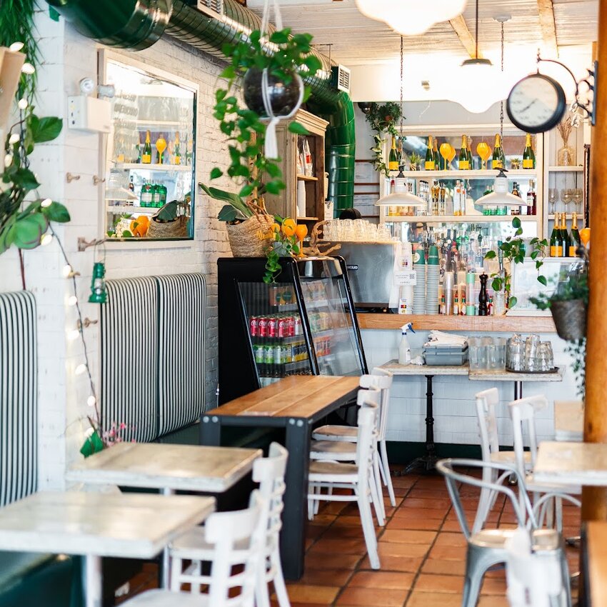 Tommy Caf&eacute; - Restaurants Brunch, Livraison, Commande en ligne pr&egrave;s de: H2Y2M5