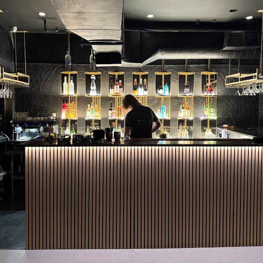 Arabica Lounge - Peruvian, Middle Eastern Restaurants Near: H2V4E4