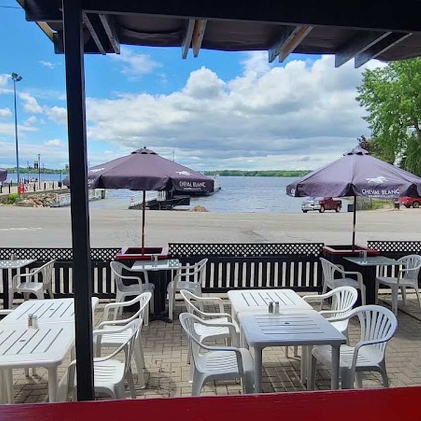 Resto De La Traverse - Restaurants &agrave; Oka