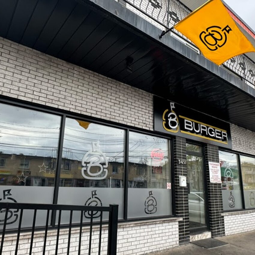 B Burger - Bistros in Montreal North