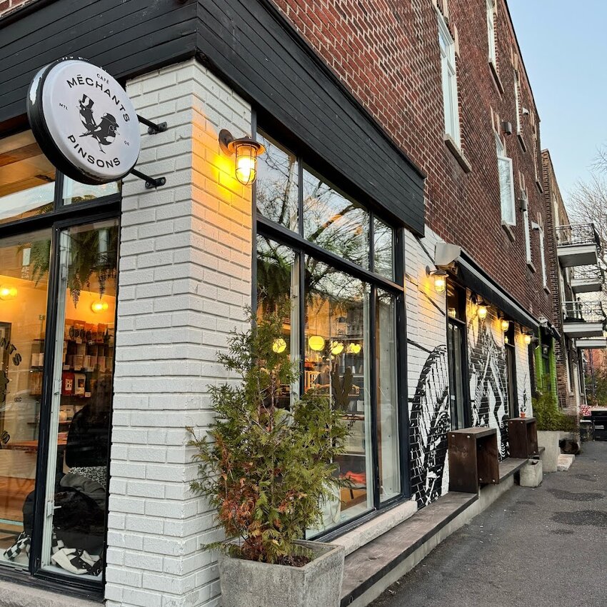 M&eacute;chants pinsons - Caf&eacute;s Restaurants Near: H2V4E8