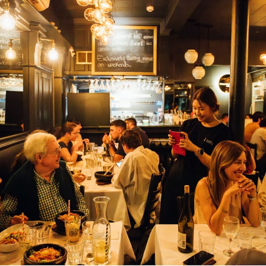 Restaurant Cor&eacute;en Luna - Middle Eastern, Korean Restaurants Near: H2V4E4