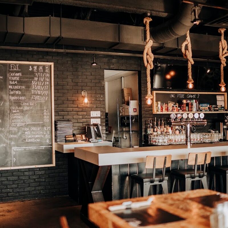 Pub La Fabrik - BBQ, Grill, Burgers, Rotisseries, Salads Restaurants in Quebec