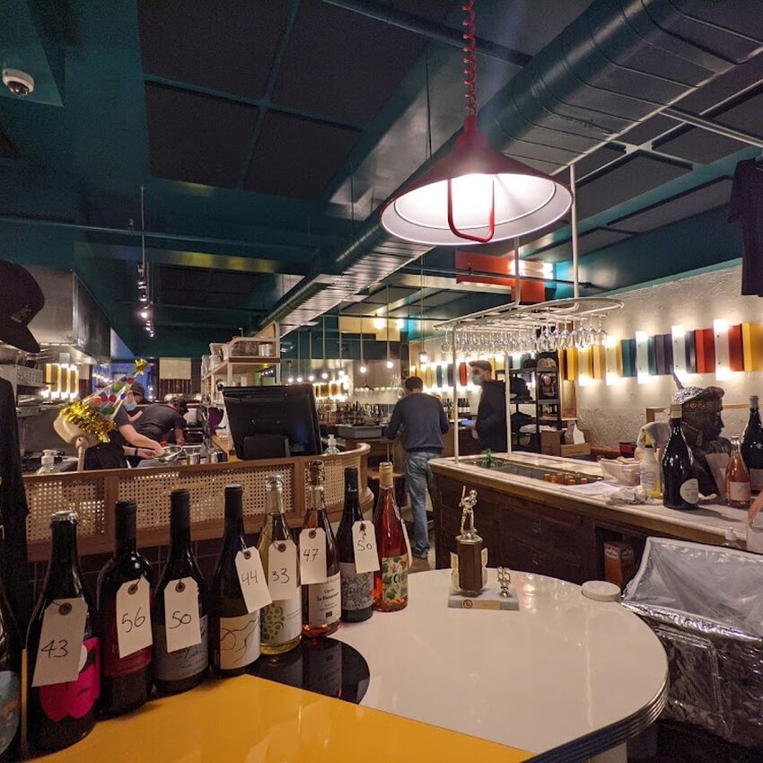 vinvinvin - Restaurants pr&egrave;s de: H2E1C8