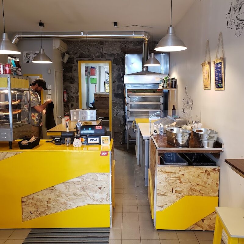 Attaboy, pizzeria de quartier - Grill, Italian, Pizza, Salads, Pasta Restaurants in Quebec