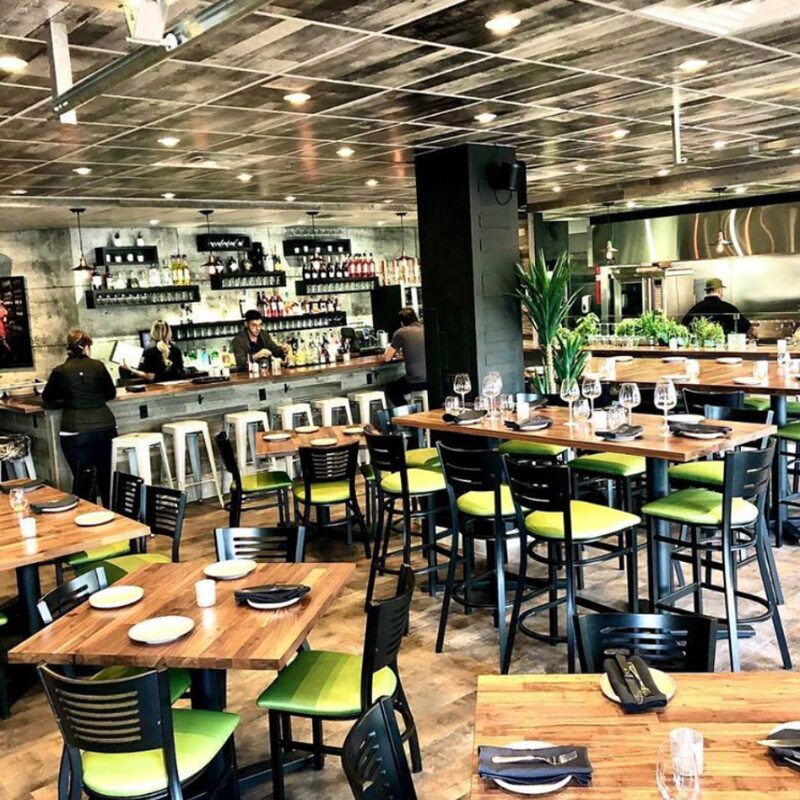 Hendrix Tapas & Burgers - Resto-Bars de RDP-Pointe-aux-Trembles