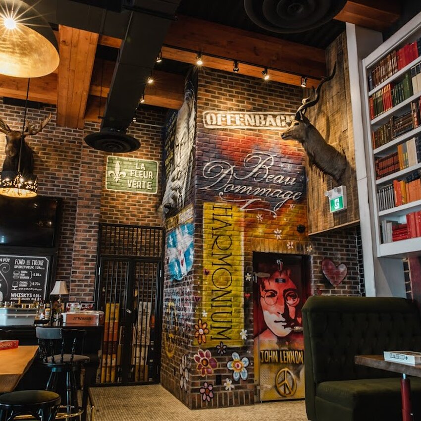 La Belle & La Boeuf - Burger Bar -  Restaurants Near: J3A1M2