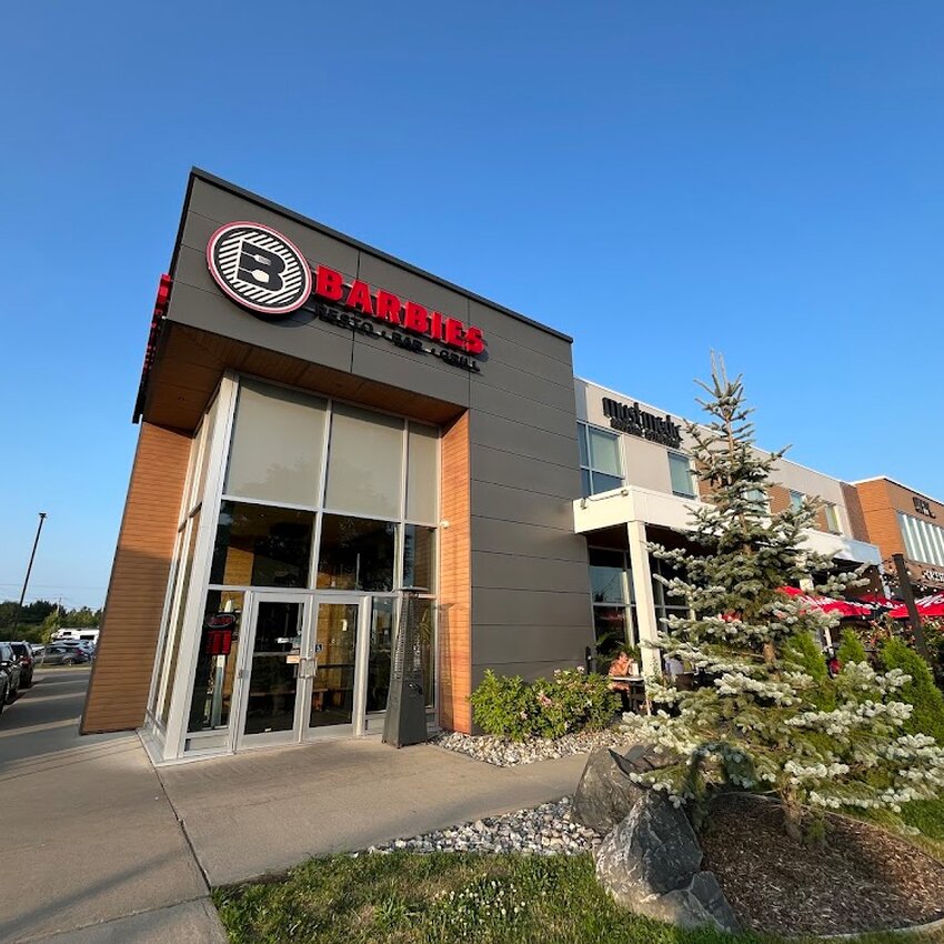 Barbies Resto Bar Grill - Bagels, Delis, Breakfast Delivery Restaurants in Lévis