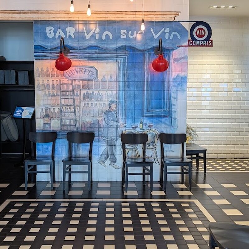 Le Cochon Dingue - Grill, Italian, Pizza, Salads, Pasta Restaurants in Quebec