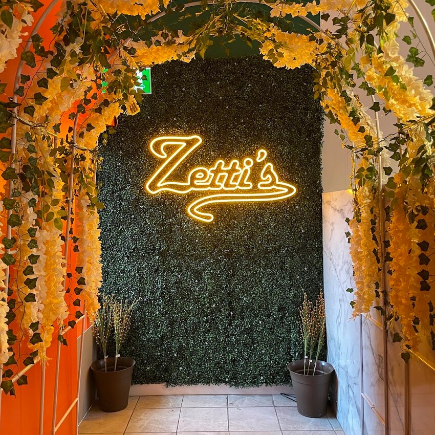 Zettis cr&eacute;merie - Cr&egrave;mes glac&eacute;es Ouverts maintenant Montr&eacute;al