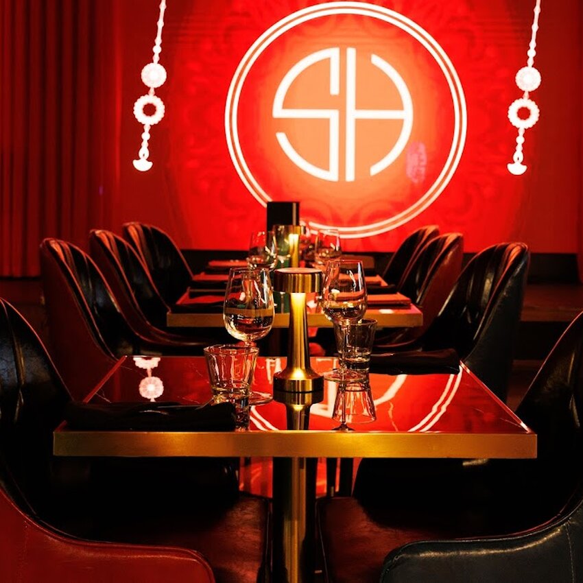 La Nuit Shanghai - Restaurants pr&egrave;s de: J4Y0E9