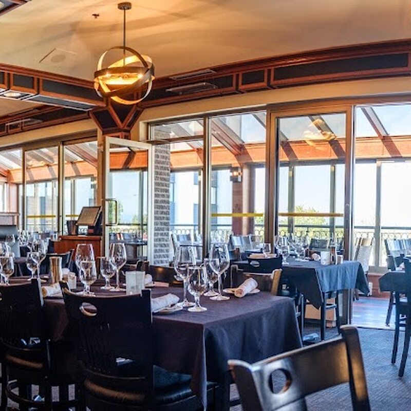 Le Légendaire - Le Montagnais - Private Rooms Restaurants in Quebec