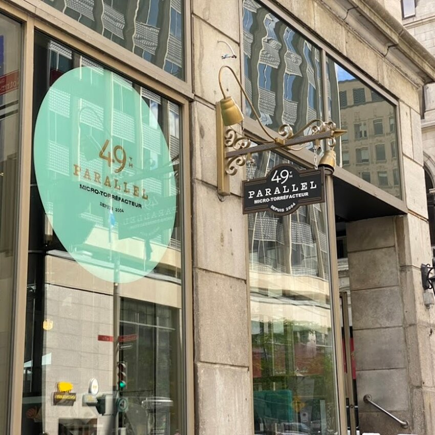 49th Parallel Caf&eacute; - Lucky's Doughnuts - Caf&eacute;s Restaurants Near: H3C2C7